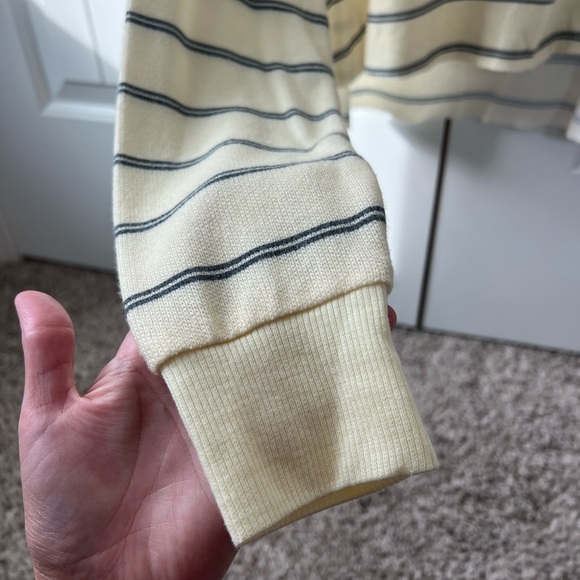 Urban Outfitters Long Sleeve Tee - Picture 3 of 3